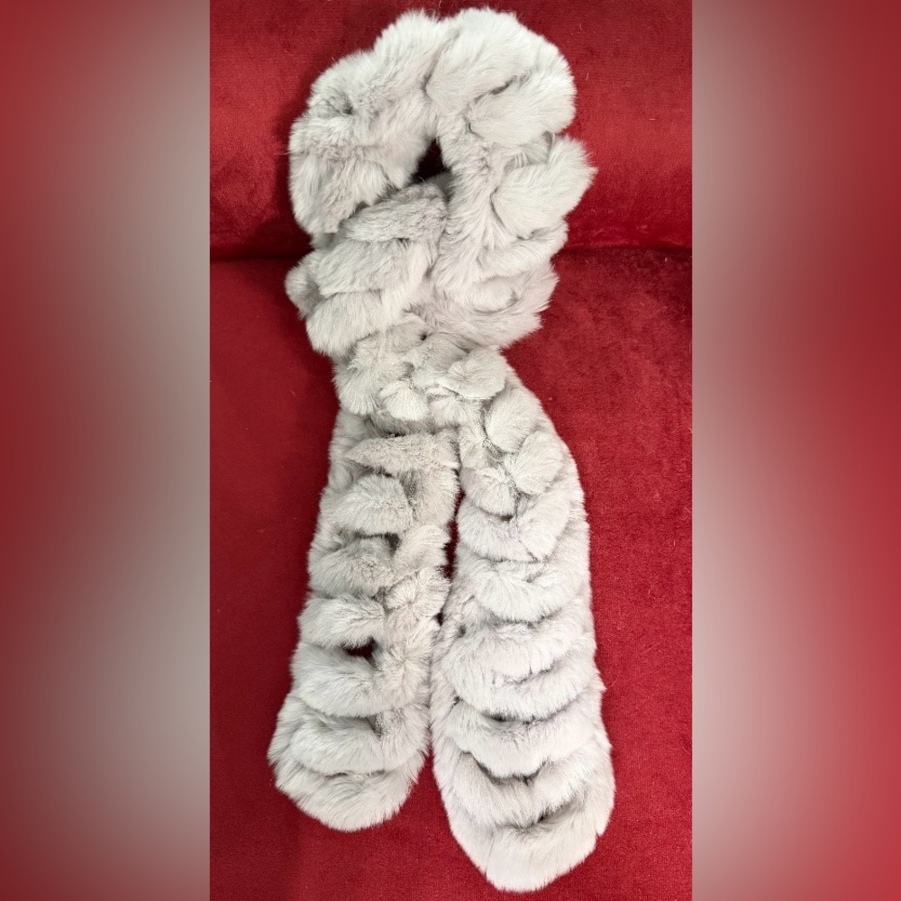 👑✅PRICE FIRM✅ Elegant Gray Rabbit Fur Scarf. NWOT - Picture 7 of 11